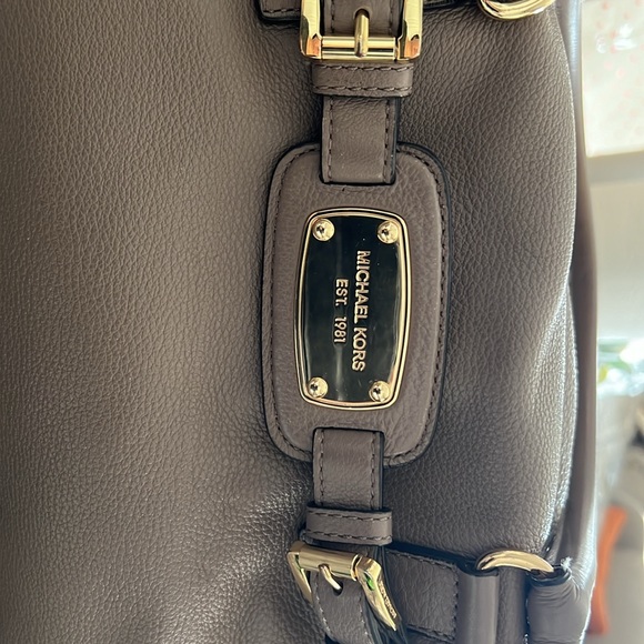 Michael Kors Large Handbag Taupe - Picture 3 of 12